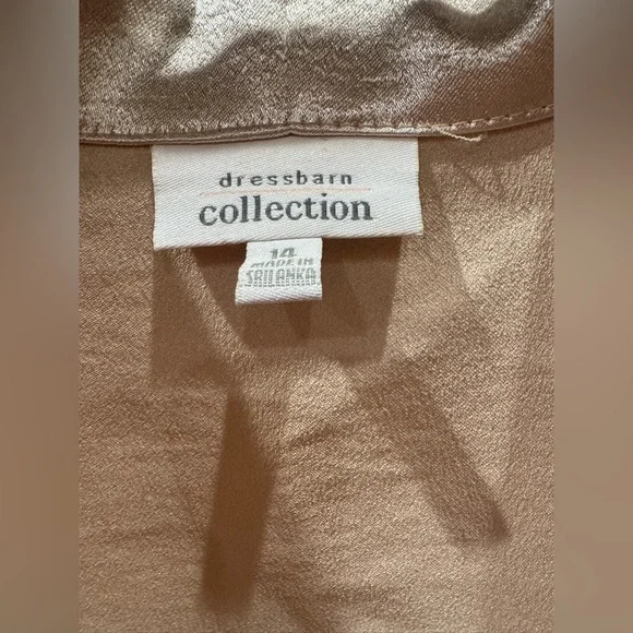 Dressbarn Collection: Elegant Cream Satin Blouse with Rouched Front size (14) - Picture 2 of 8